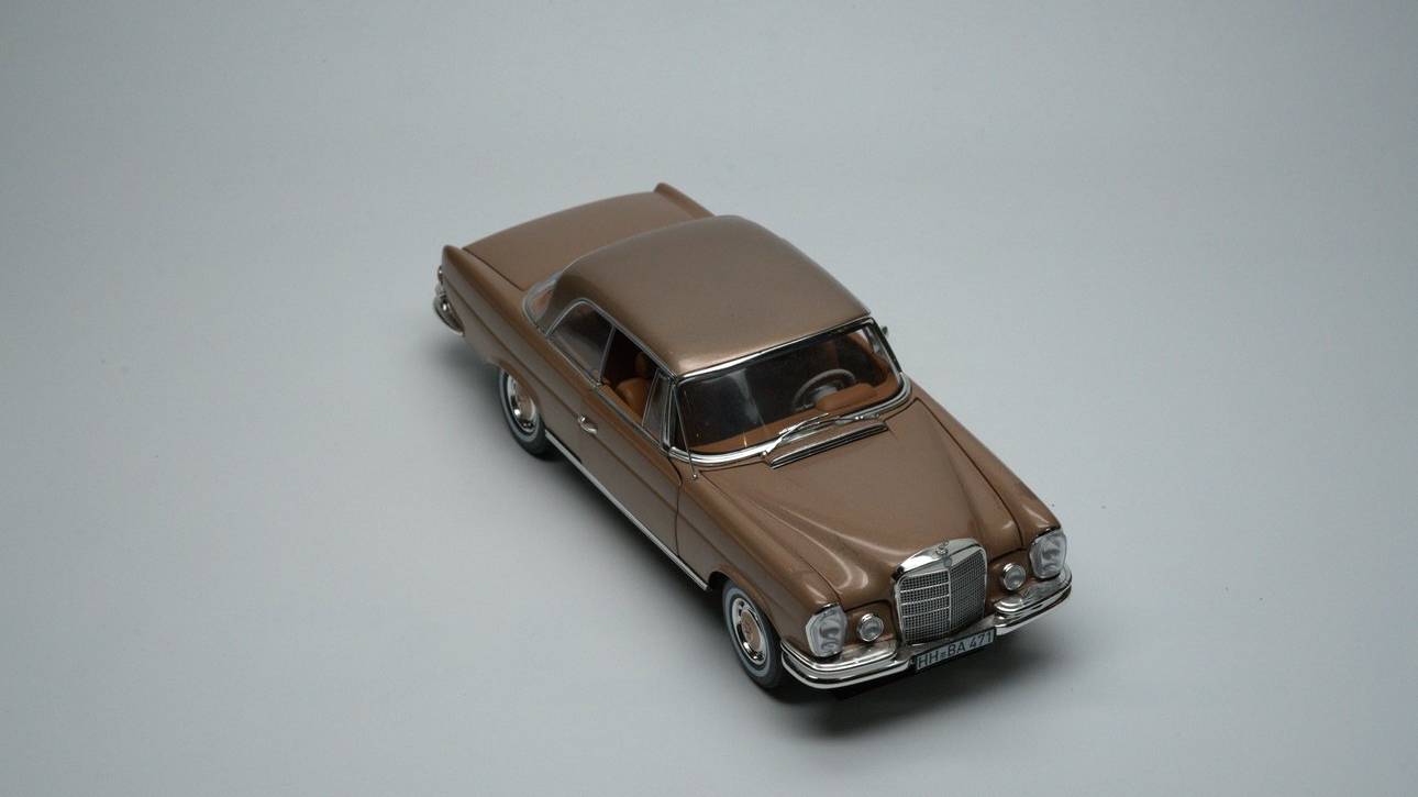 Mercedes-Benz 220 SEb Coupe (W111)