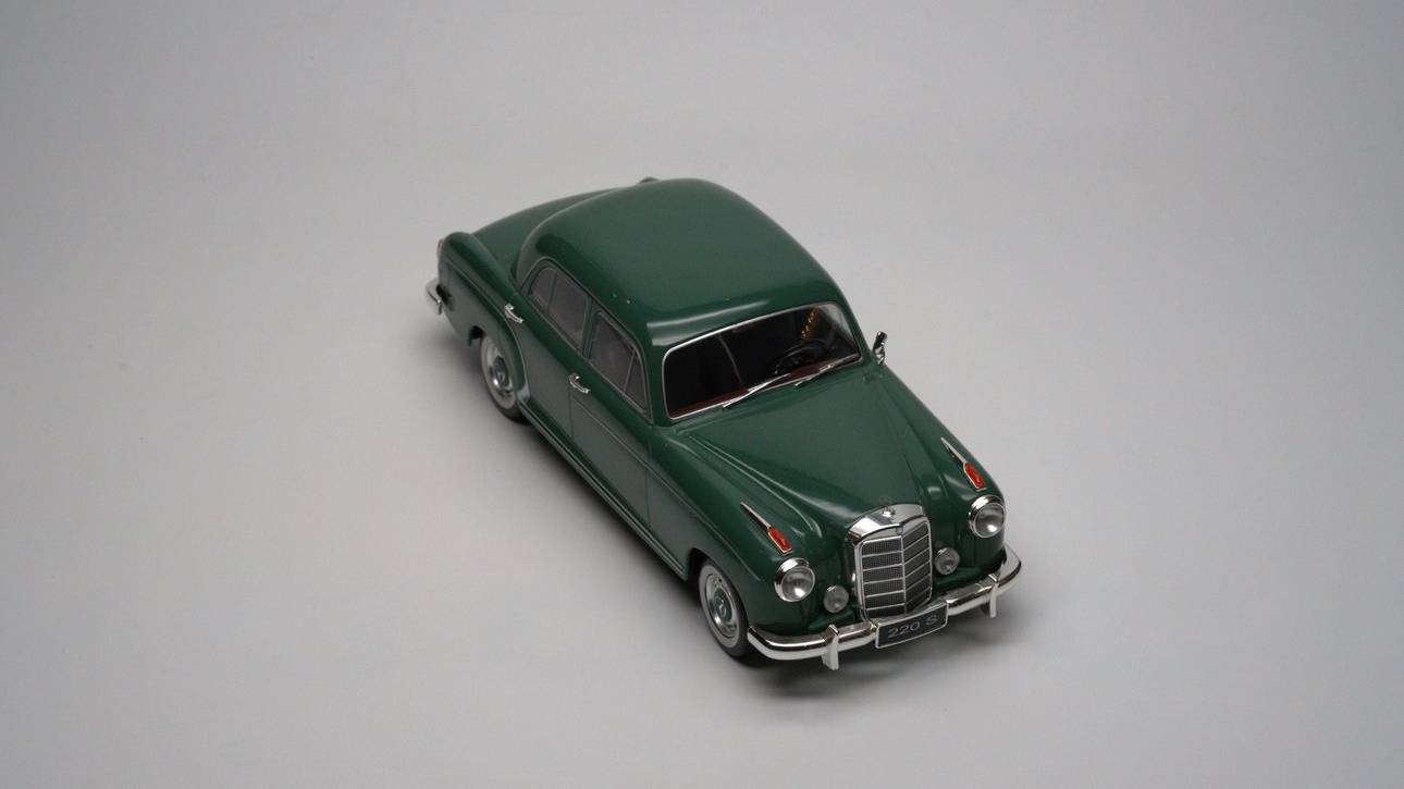 Mercedes-Benz 220 S (W180 II)
